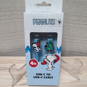 Peanuts Dual End USB-C Cable w Snoopy Holiday Design Christmas Cell Charger NWT